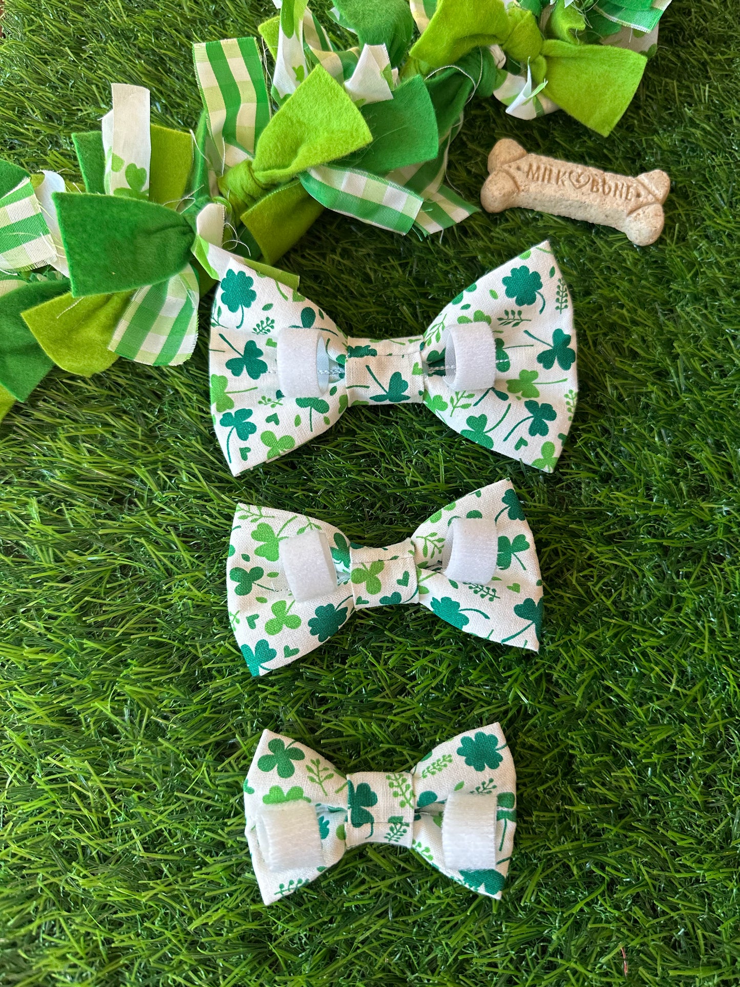 Small Shamrocks St. Patrick's Day Bow Tie