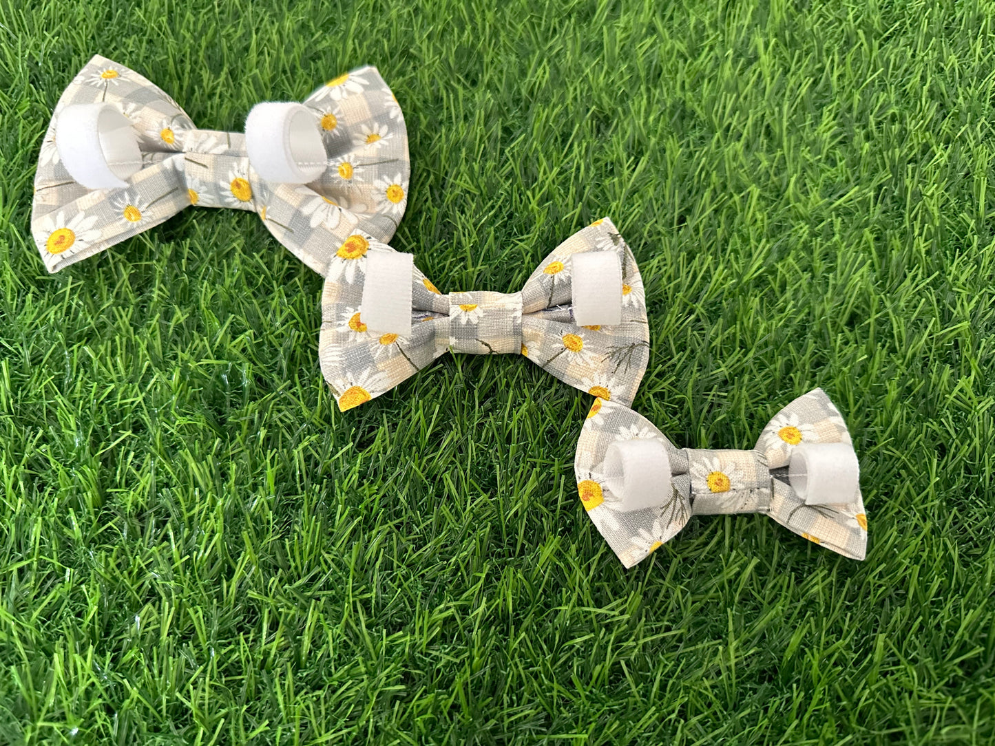 Gray & Daisies Bow Tie