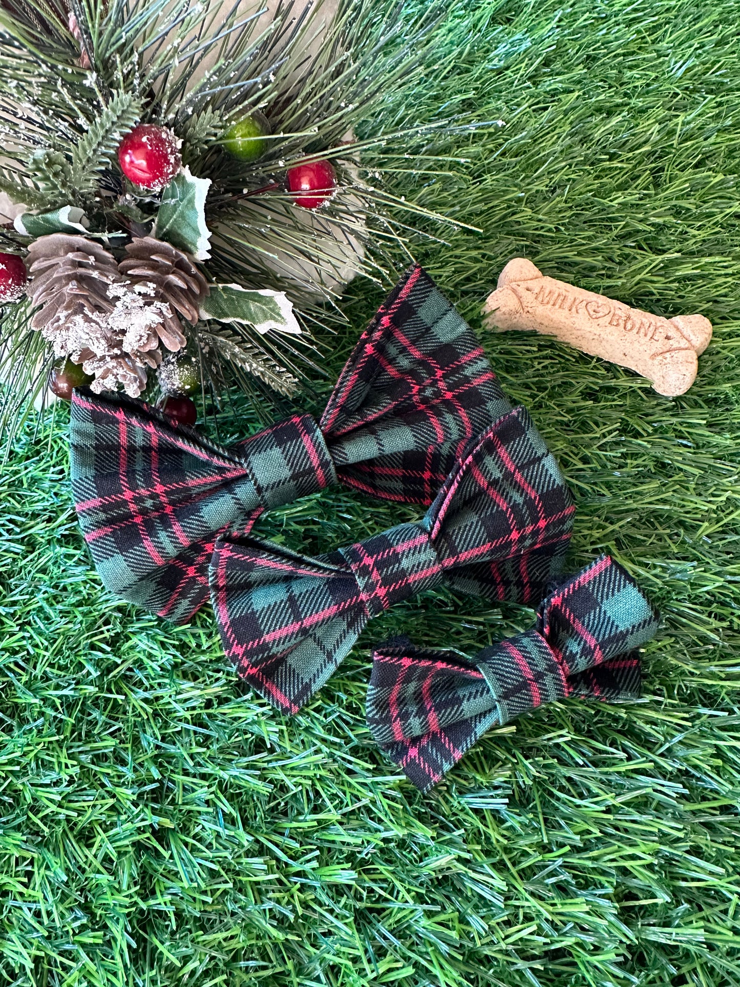 Green and Red Tartan Plaid Bow Tie